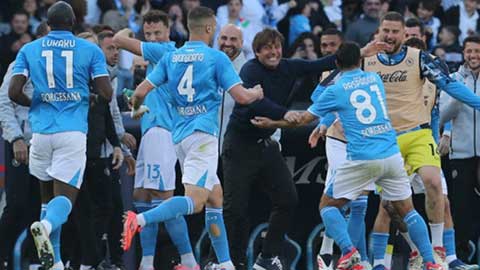 Napoli tiến sát Scudetto bằng sức mạnh hàng thủ thép