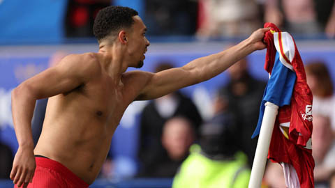 Alexander-Arnold bị hộp đêm cấm vĩnh viễn ngay sau tin gia nhập Real Madrid