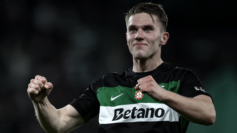 Viktor Gyokeres tạo khoảng cách với Salah ở cuộc đua Chiếc giày vàng