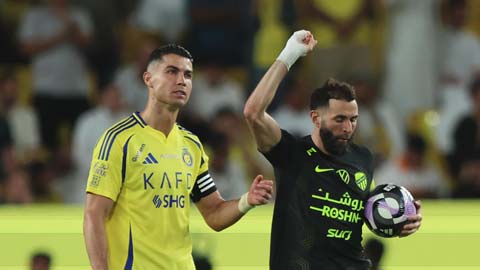 VIDEO Ronaldo nhún vai bất lực, trút giận lên đồng đội ở trận thua Al Ittihad