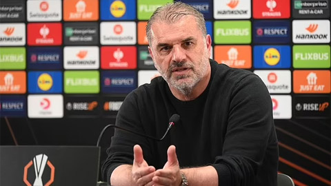 Postecoglou nổi điên khi bị hỏi về MU