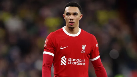 Bài toán 10 năm Alexander-Arnold không dễ giải với Liverpool