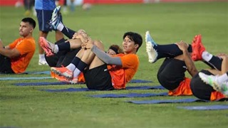  “Người hùng tuyển Việt Nam” Pansa Hemvibon suy tư trong ngày trở lại Việt Nam đấu CAHN