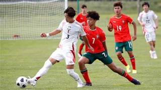 VIDEO Con trai Ronaldo đá thế nào trong trận ra mắt U15 Bồ Đào Nha