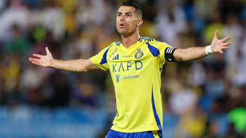 Fan Al Nassr khẩn cầu Ronaldo ra đi