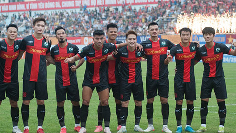 Ninh Bình thăng hạng trước 3 vòng, đội của Công Phượng chạm tay vào vé play-off