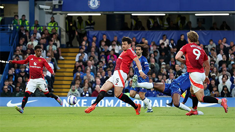 VAR vẽ vạch sai người khiến MU mất bàn trước Chelsea?