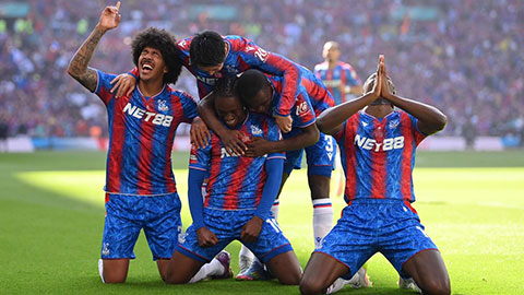 VIDEO Phút giây các cầu thủ Crystal Palace sướng điên ăn mừng chức vô địch lần đầu tiên trong lịch sử
