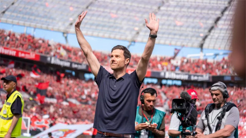 Xabi Alonso đi vào lịch sử Bundesliga trong ngày rời Leverkusen