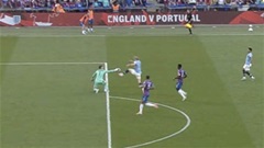Dean Henderson nói gì khi thoát thẻ đỏ, dùng tay chơi bóng ngoài vòng cấm? 