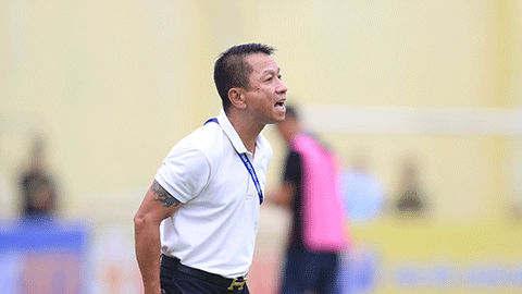 Nghịch lý V.League: HLV xin từ chức nhưng không được chấp thuận
