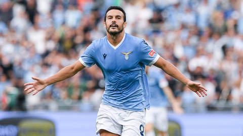 Pedro ký mới với Lazio, tung hoành sân cỏ như Ronaldo ở tuổi U40