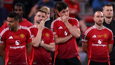 Bruno Fernandes được 'cầu xin' ở lại MU