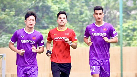 Lo M.U làm chấn thương Hoàng Đức, Duy Mạnh, bác sỹ ĐT Việt Nam được điều động