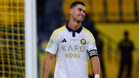 Cristiano Ronaldo bực mình với chủ tịch FIFA