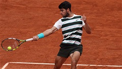 Carlos Alcaraz đại thắng tay vợt hạng 310 thế giới, bắt đầu hành trình bảo vệ danh hiệu Roland Garros
