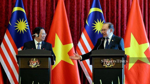 Thủ tướng Malaysia gửi lời 'cảnh báo' tới ĐT Việt Nam