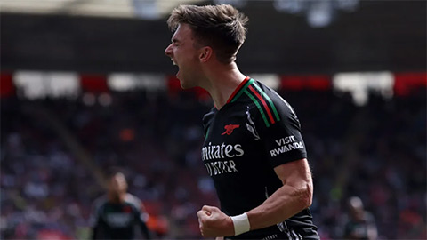 Arsenal chia tay luôn 4 ngôi sao 