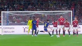 VIDEO Hai Long đá phạt thử tài thủ môn Onana