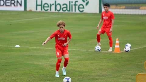 Viktor Lê đánh gót, xỏ háng Alex Bùi ở U22 Việt Nam