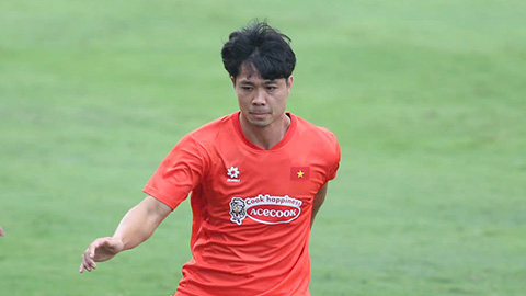 Công Phượng chấn thương