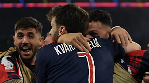 Kvaratskhelia đăng hình Ronaldo sau khi cùng PSG vô địch Champions League