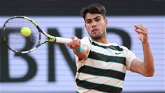 Choáng ngợp sức mạnh Vua đất nện Alcaraz, đánh như đi dạo vẫn đoạt vé bán kết Roland Garros