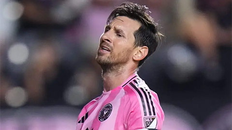 Lionel Messi bị khán giả quay lưng?