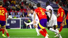 Ước gì Didier Deschamps để Rayan Cherki đá nhiều hơn!