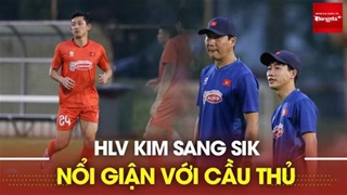 HLV Kim Sang Sik nổi giận với cầu thủ Việt Nam tại Malaysia
