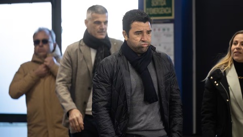 Barca bắt đầu chiến dịch 'quét rác' khỏi Camp Nou