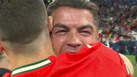 Cristiano Ronaldo & giọt nước mắt của sự dồn nén