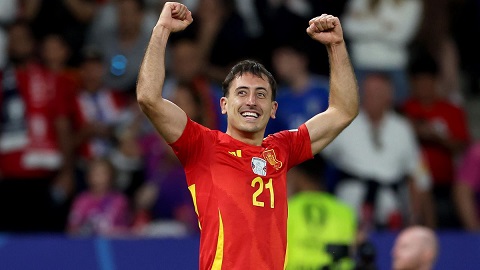 Mikel Oyarzabal chuyên ghi bàn ở chung kết