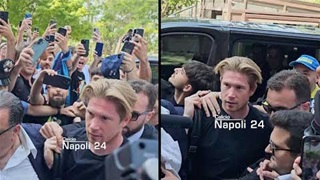 De Bruyne gây sốt, được fan quây kín khi đến Napoli kiểm tra y tế