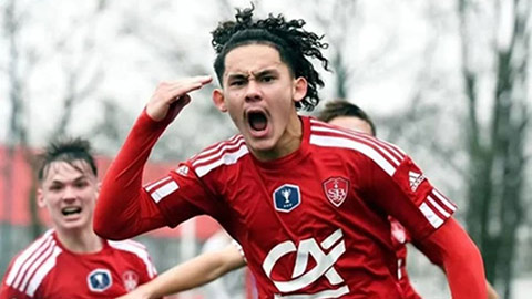 Aymeric Faurand-Tournaire: Trung phong Việt kiều chơi ở Ligue 2 cân nhắc về Việt Nam sau mùa 2025/26