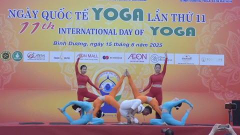 Hơn 1.000 người tham dự Ngày Quốc tế Yoga lần thứ 11 năm 2025 tại Bình Dương