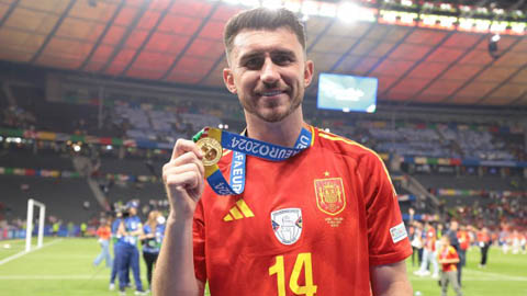 Al Nassr chốt giá bán Aymeric Laporte cho Arsenal