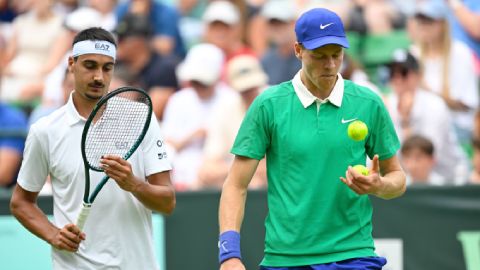 Jannik Sinner 'độc cô cầu bại' đánh đơn, đánh đôi nhận thất bại sốc ở Halle Open
