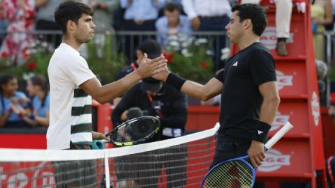 Carlos Alcaraz vượt 'cửa tử' tại Queen’s Club, thiết lập chuỗi thắng dài nhất sự nghiệp