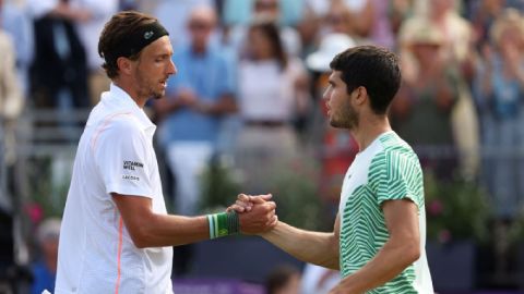 Nhận định tennis Carlos Alcaraz vs Arthur Rinderknech, 21h00 ngày 20/6: Khó cản Vua đất nện