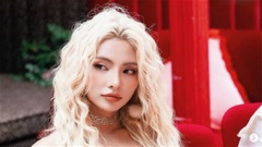 Maiquinn hóa mỹ nhân ngư đầy say đắm