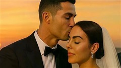 Ảnh cưới của Cristiano Ronaldo khiến fan phát cuồng
