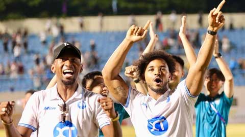 Nam Định 'chơi lớn' mừng ngôi vương V.League 2024/25