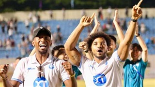 Nam Định 'chơi lớn' mừng ngôi vương V.League 2024/25