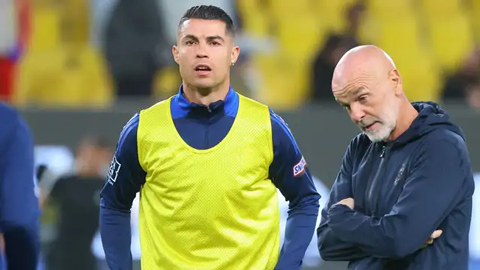 Cristiano Ronaldo có hành động đặc biệt sau khi HLV Stefano Pioli rời Al Nassr