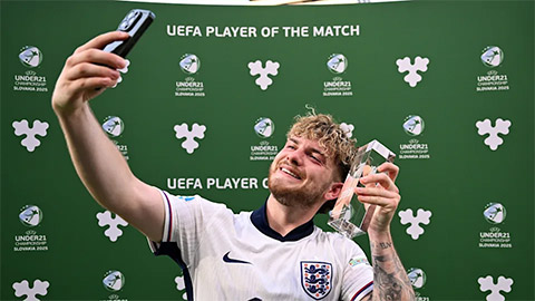 Harvey Elliott, người hùng kém may mắn của nước Anh