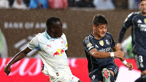 Trực tiếp Real Madrid 0-0 Salzburg: Vinicius không thể ghi bàn