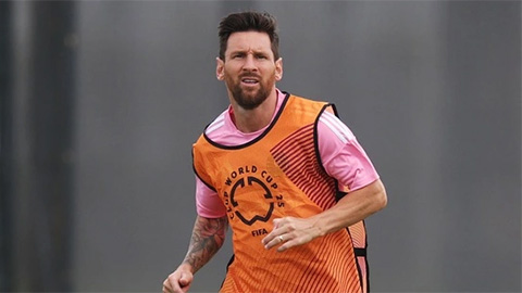 Barca hết nợ Messi 