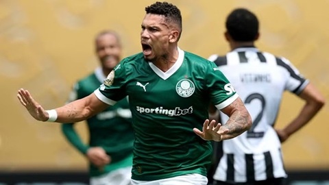 Màn thay người ‘không thể tin nổi’ của Palmeiras