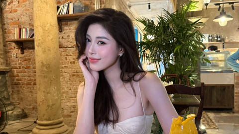 Nhan sắc ngày càng thăng hạng của Hoa khôi Đặng Thu Huyền